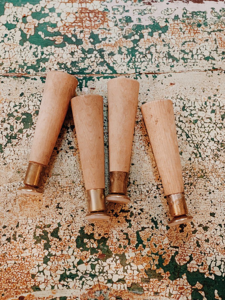 MID CENTURY LEG