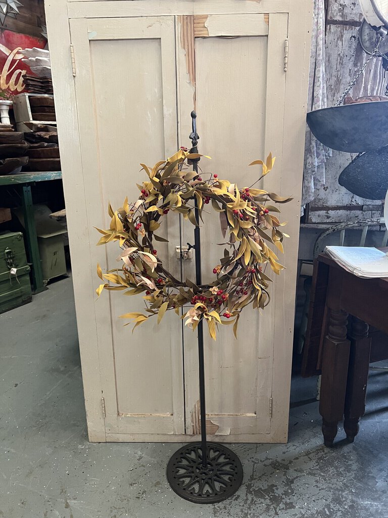IRON WREATH STAND DOUBLE SIDED