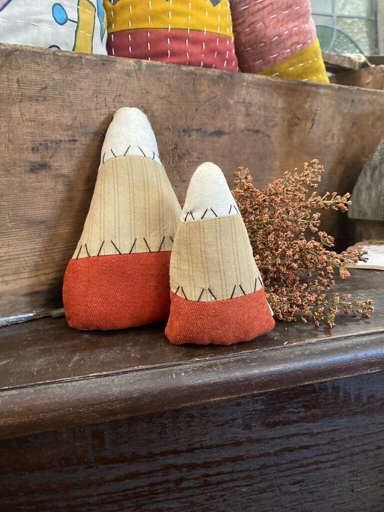 PAIR CANDY CORN