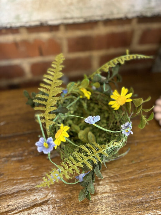 MOSS AND FLOWER NEST
