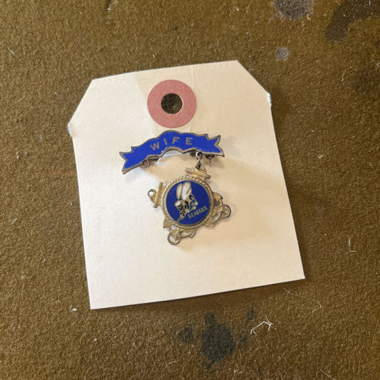 VINTAGE WW2 WIFE PIN