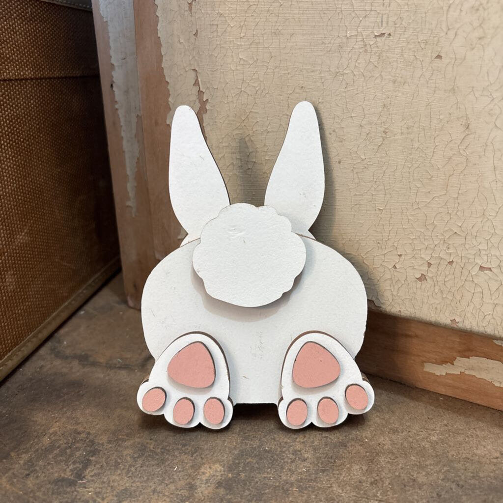 LAYERED BUNNY BUM EASEL