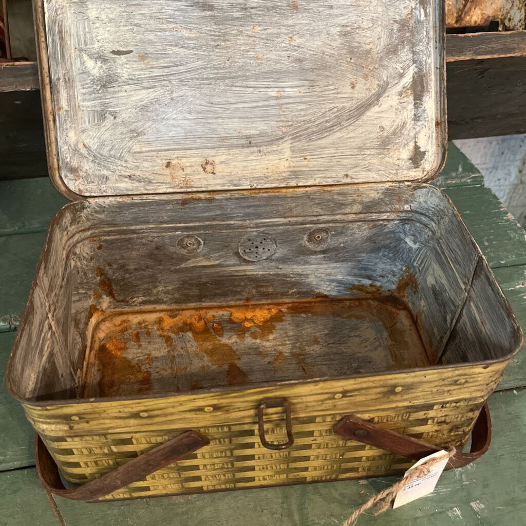 1950'S METAL PICNIC BASKET