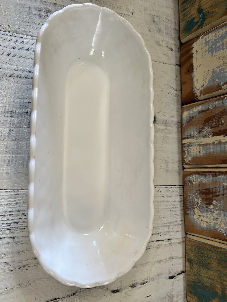 MILK GLASS OBLONG CELERY/PICKLE DISH