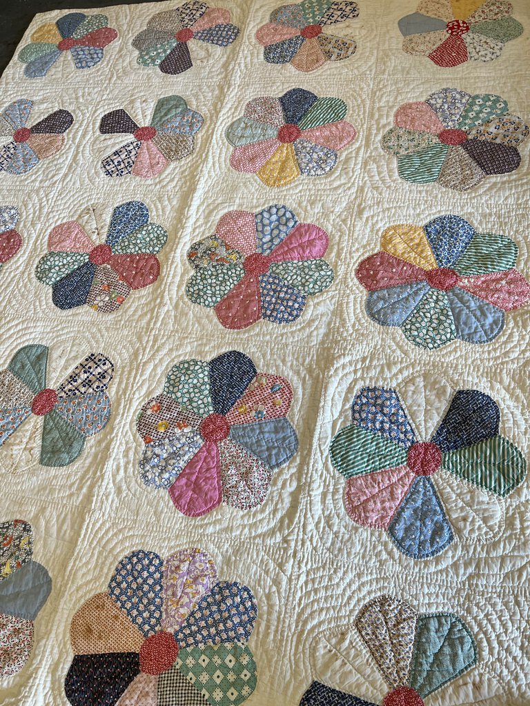 PATCHWORK DAISY QUILT