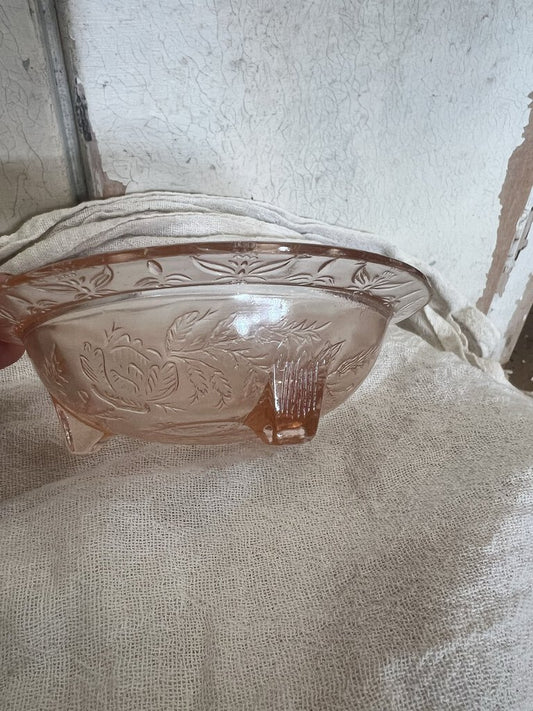 PINK DEPRESSION GLASS SEET OF 4 ROSE AND THORN FOOTED DESERT BOWLS