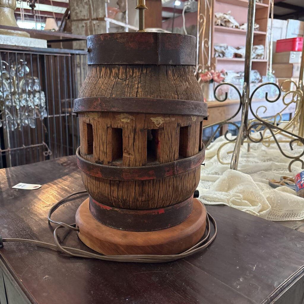 WAGON WHEEL HUB LAMP
