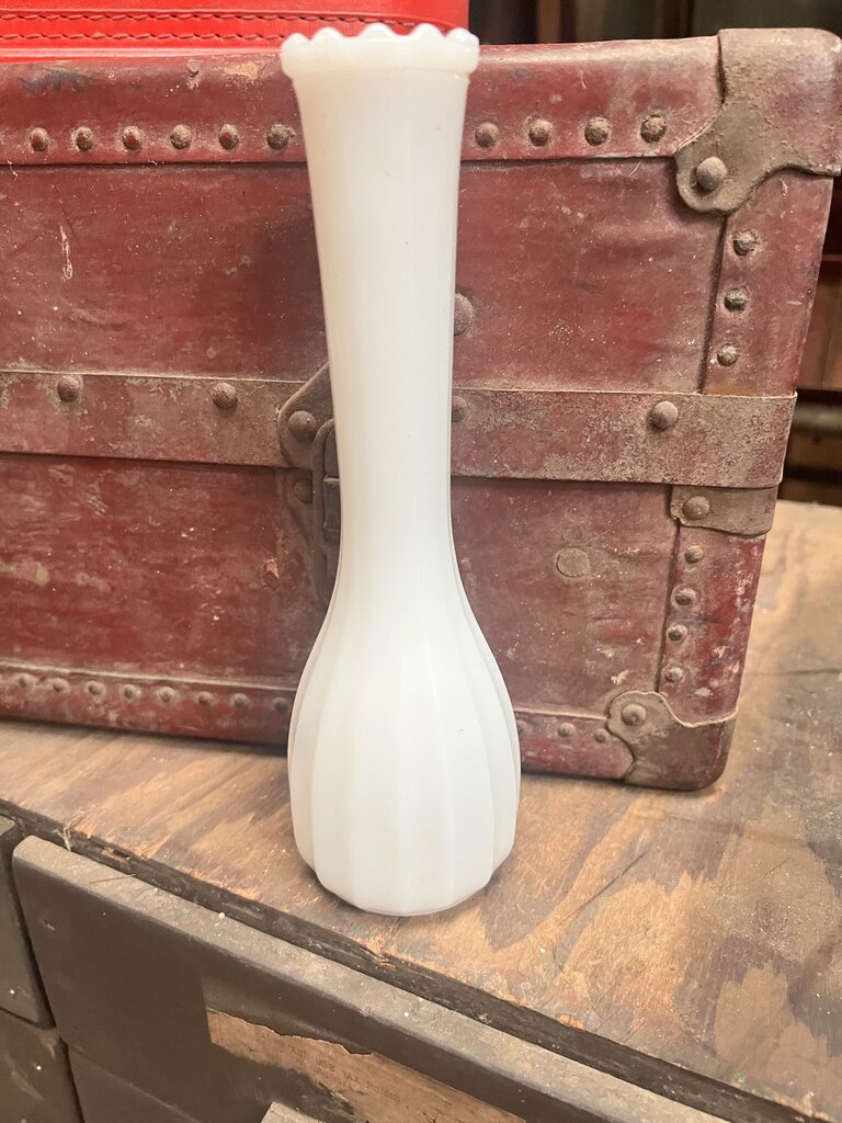 MILK GLASS BUD VASE SCALLPOED TOP