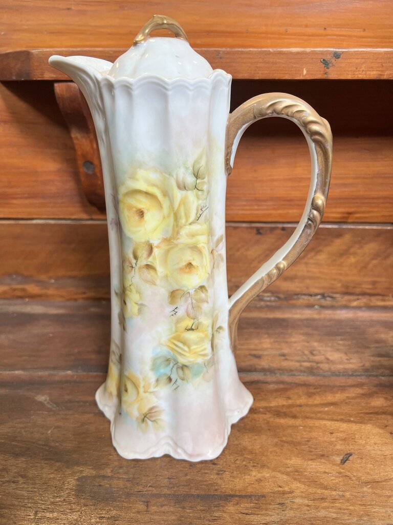 HAND PAINTED PORCELIN PITCHER W/LID