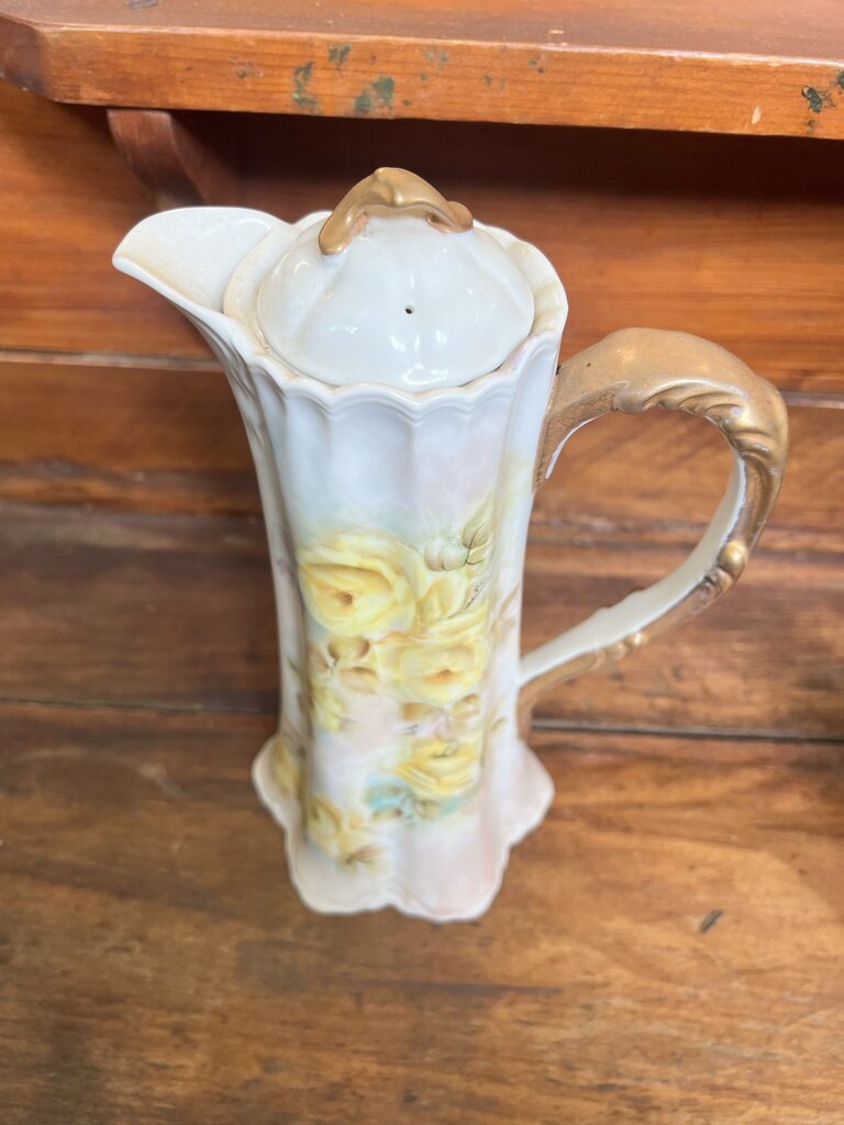 HAND PAINTED PORCELIN PITCHER W/LID
