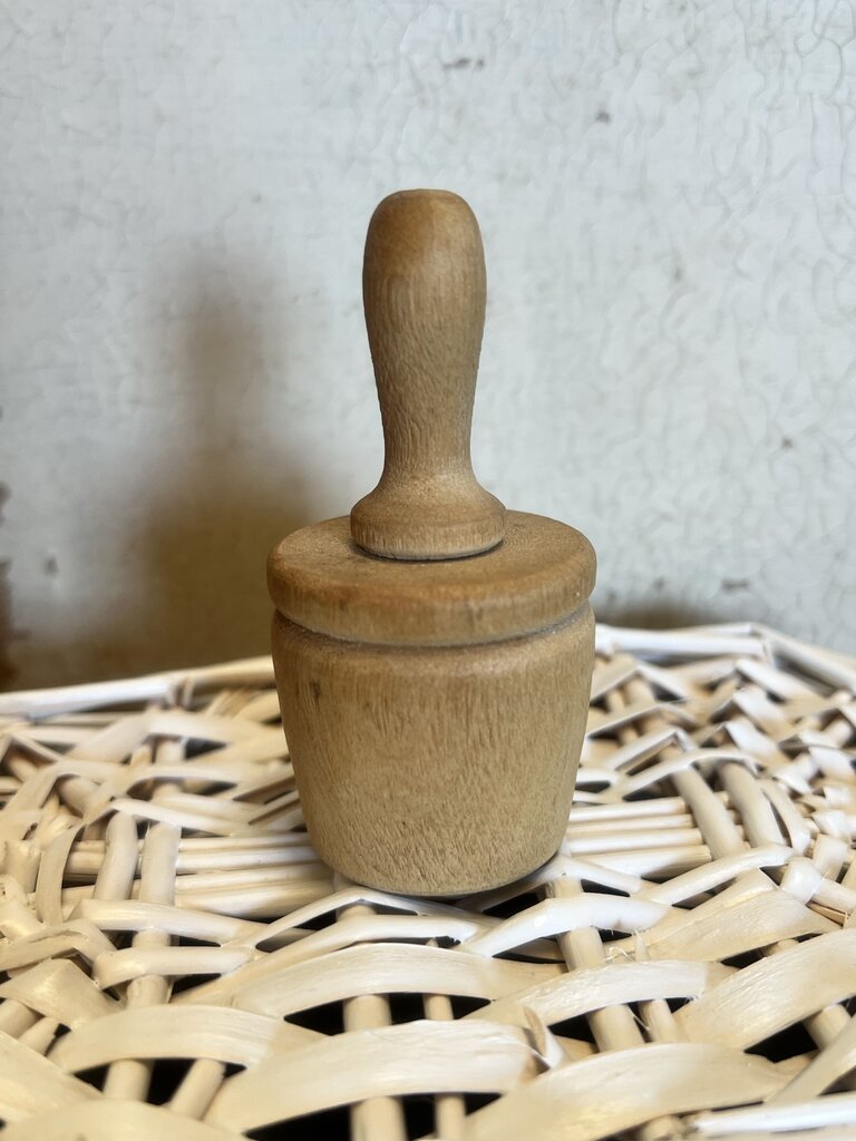 SAMPLE FLORAL BUTTERMOLD