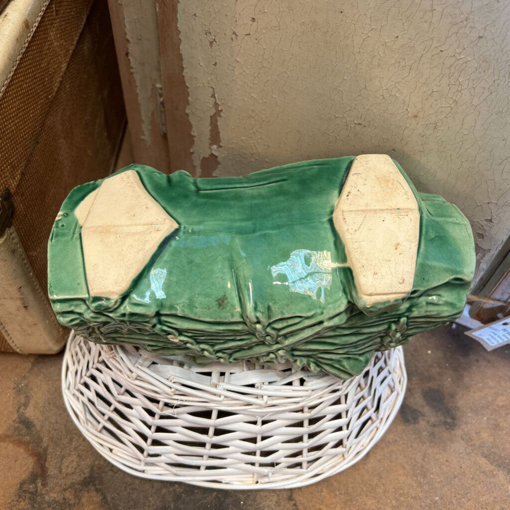 CERAMIC LOG AND SAW PLANTER