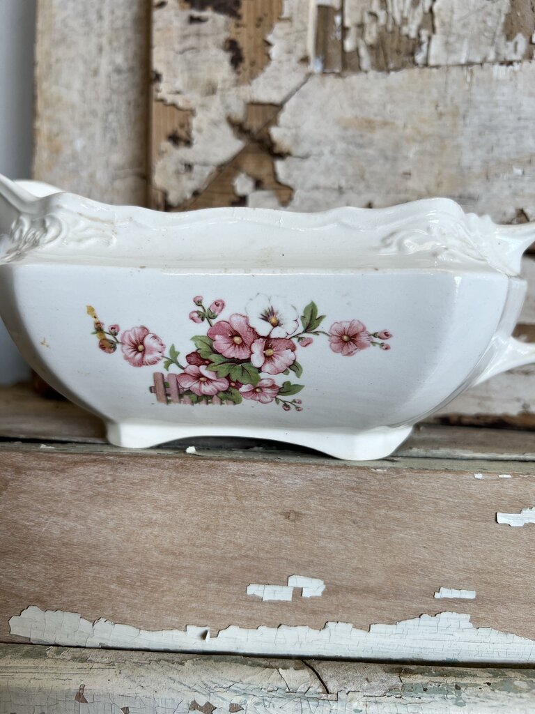 ROSE GARLAND GRAVY BOAT