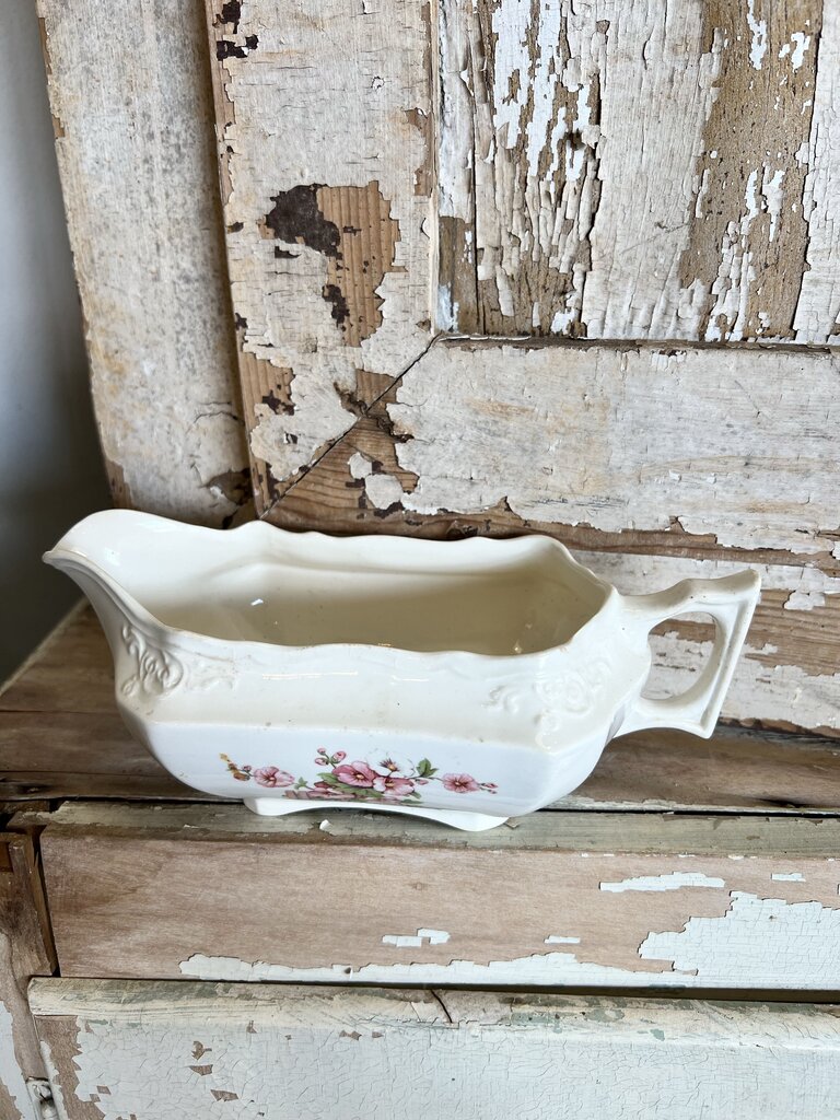 ROSE GARLAND GRAVY BOAT