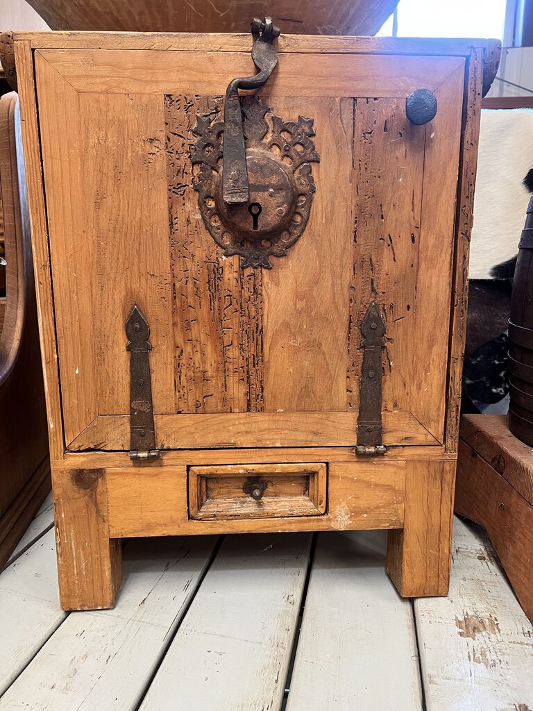 WESTERN NIGHT STAND
