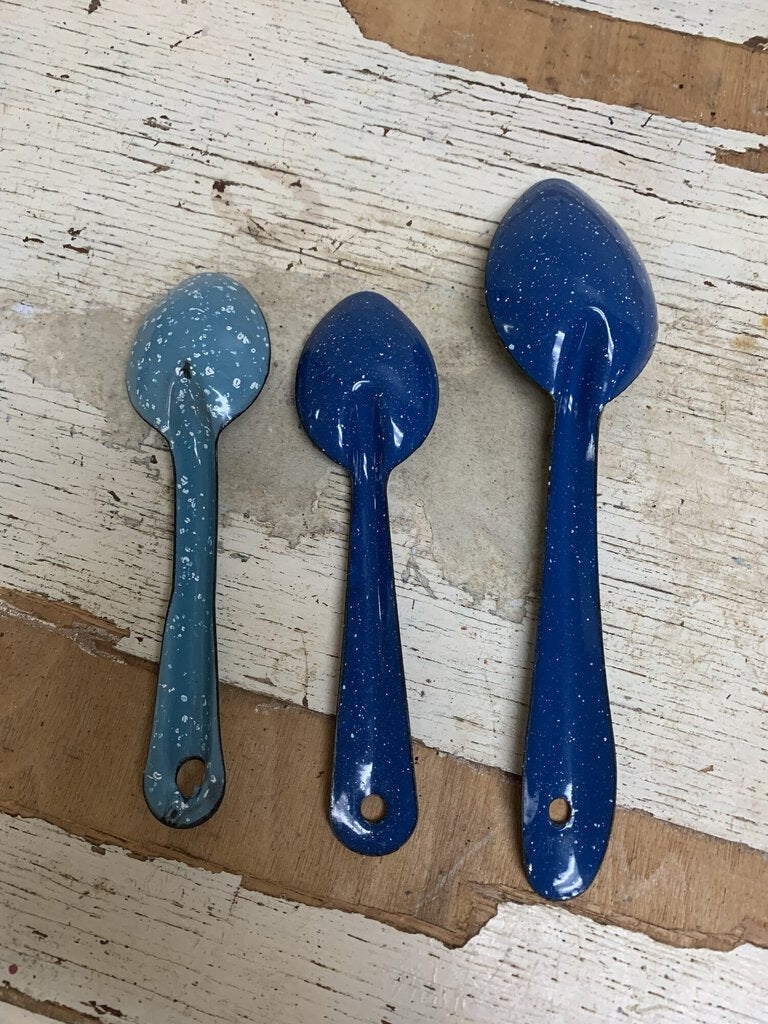 VINTAGE BLUE SPECKLED ENAMEL SPOON SET