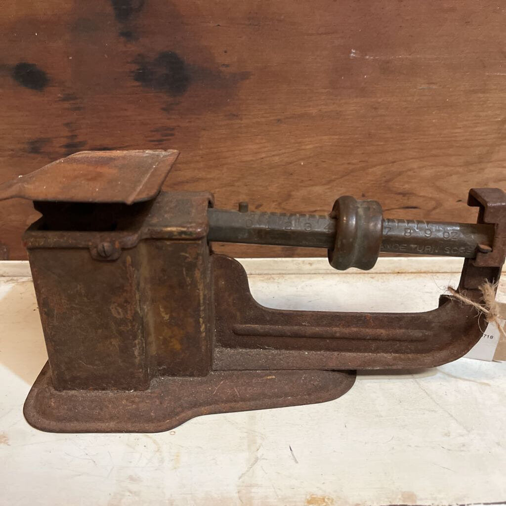 VINTAGE TRINER COUNTER SCALE
