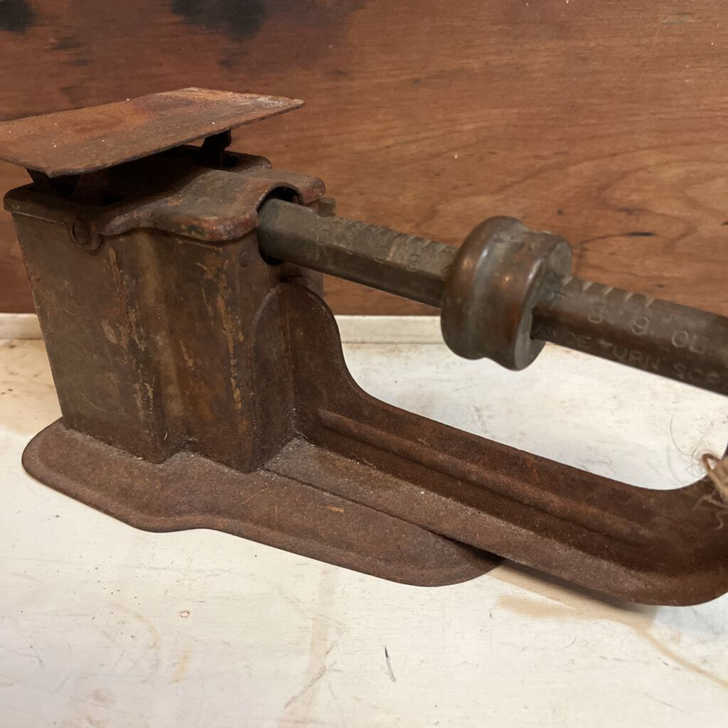 VINTAGE TRINER COUNTER SCALE
