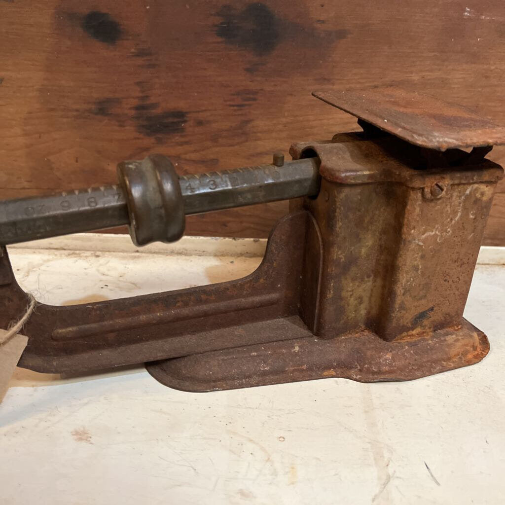 VINTAGE TRINER COUNTER SCALE