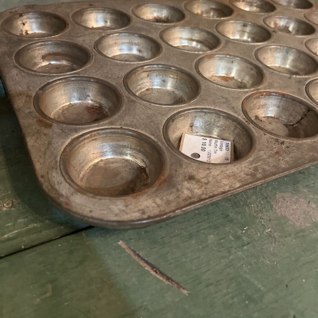 MUFFIN TIN