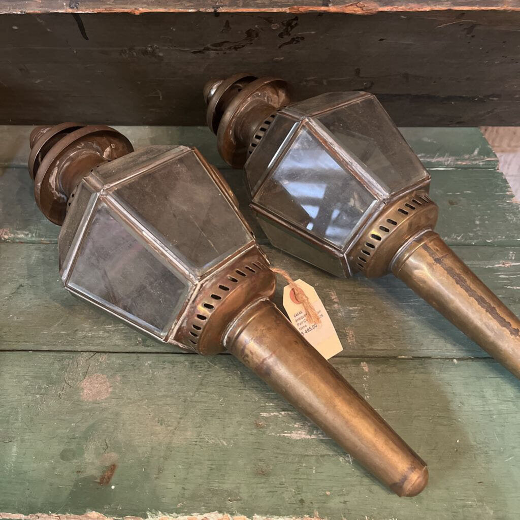 PAIR OF COLONIAL AMERICAN BRASS OIL CARRIAGE LANTERNS