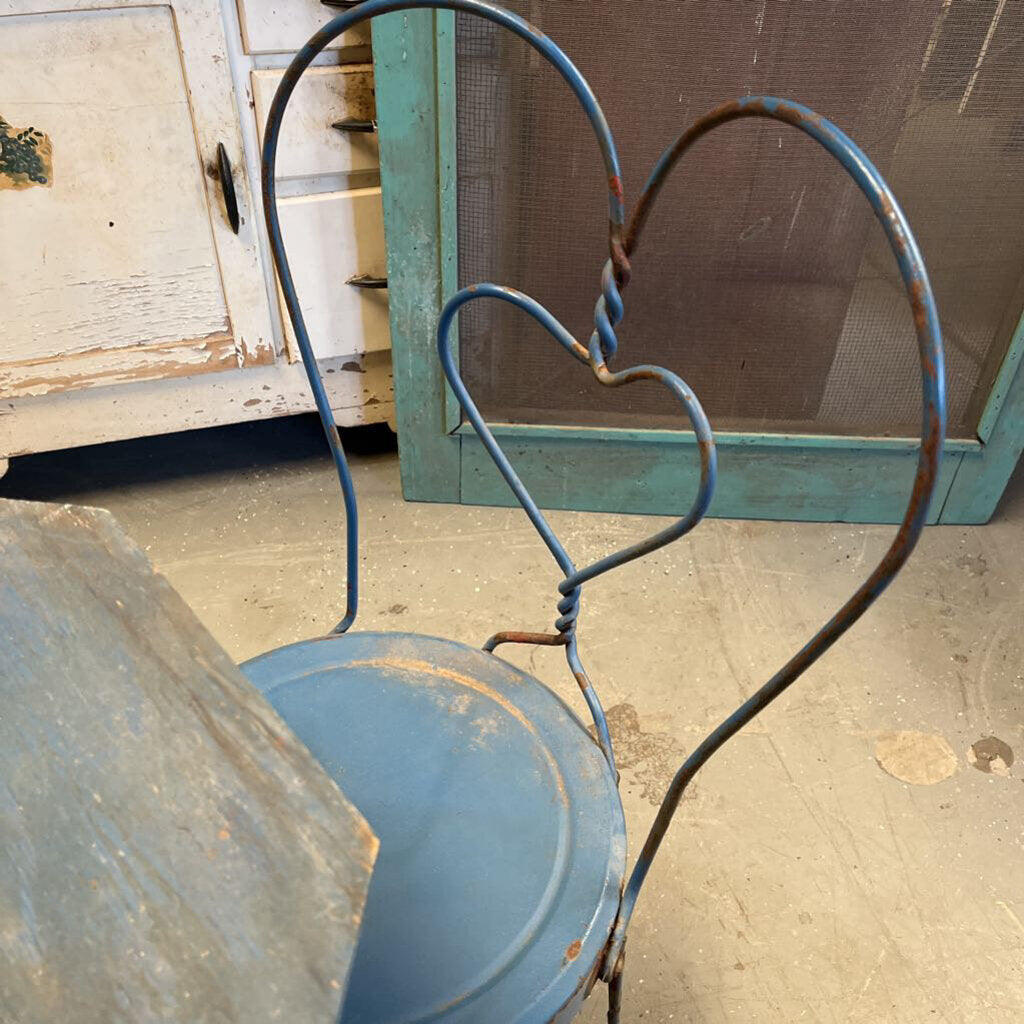 ICE CREAM PARLOR TABLE AND CHAIRS