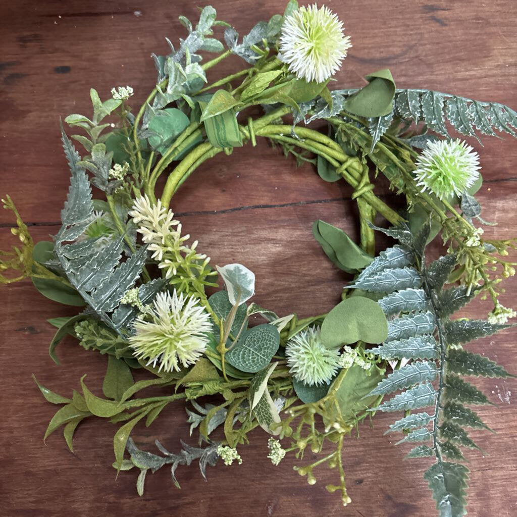 FERN AND WILDFLOWER CANDLE RING
