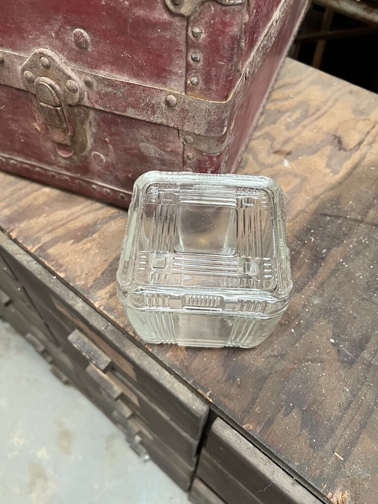 GLASS TRINKET BOX