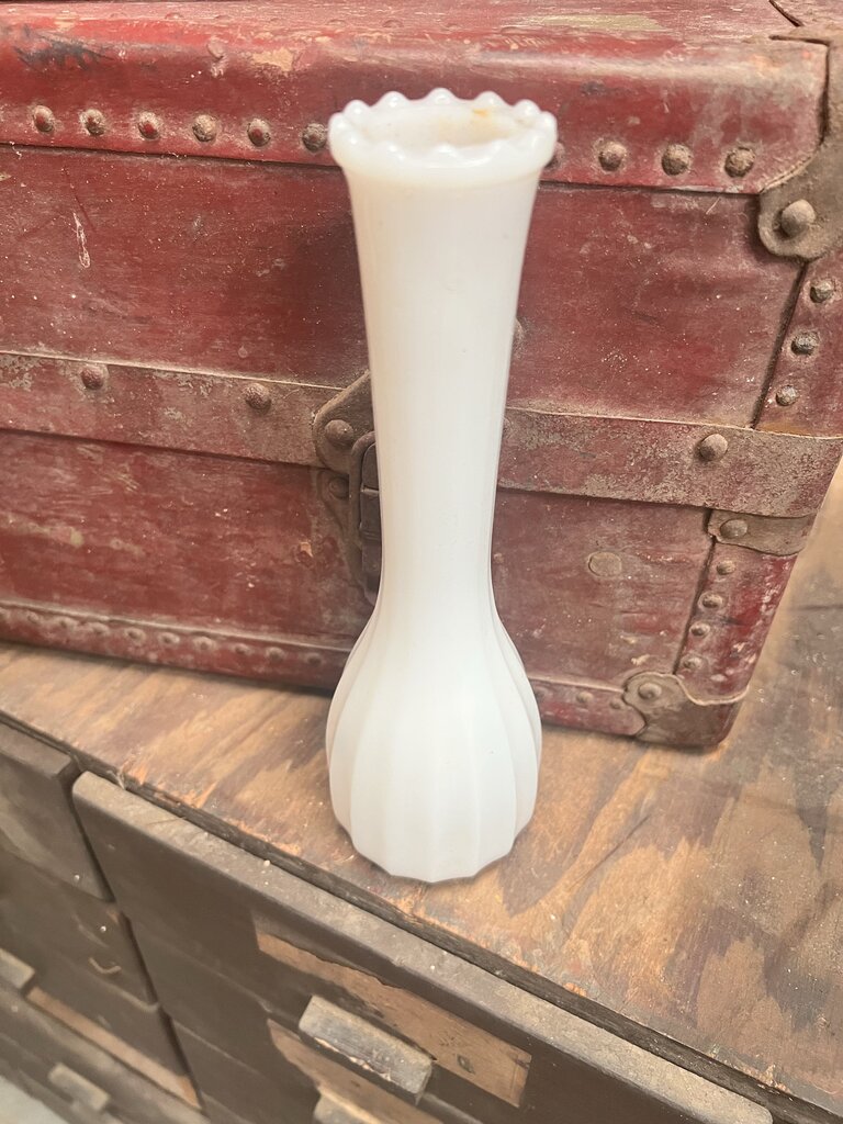 MILK GLASS BUD VASE SCALLPOED TOP