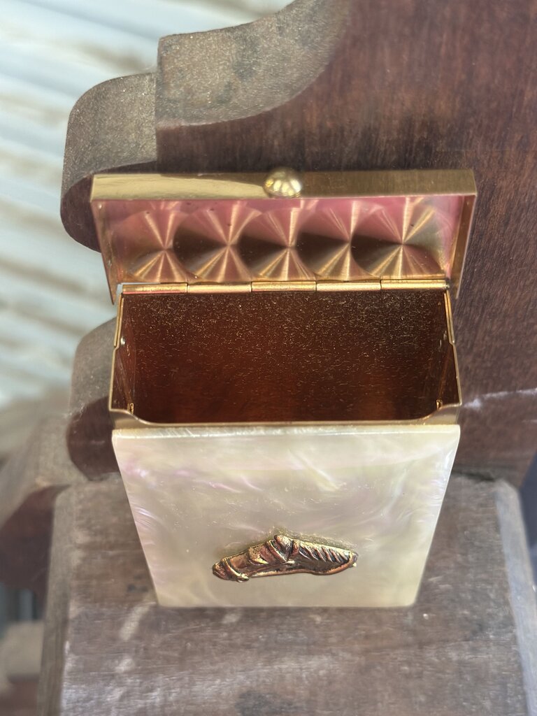 PEARL AND GOLD HORSE CIGARETTES BOX