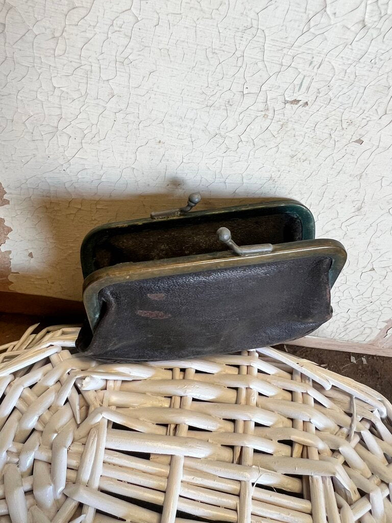 LEATHER CHANGE PURSE