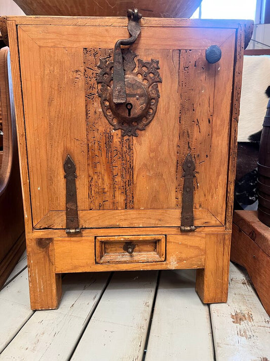 WESTERN NIGHT STAND